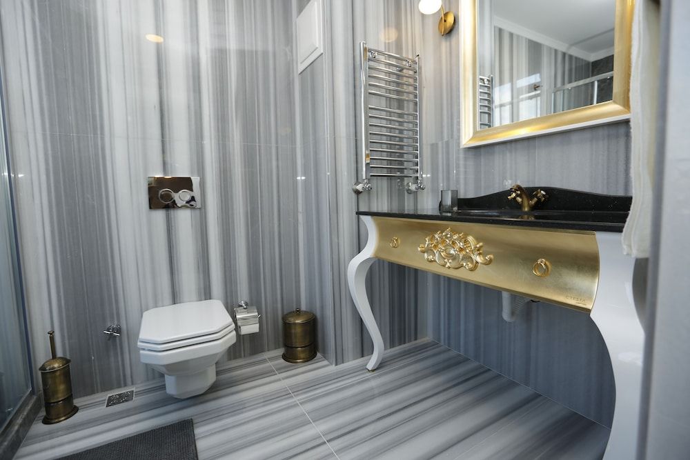 undefined Art Nouveau Pera 8