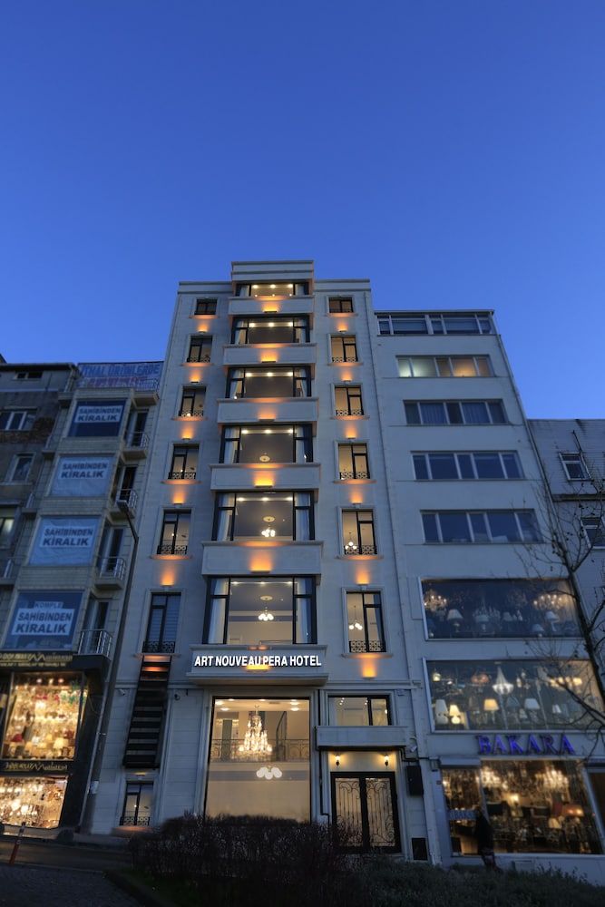 undefined Art Nouveau Pera 3