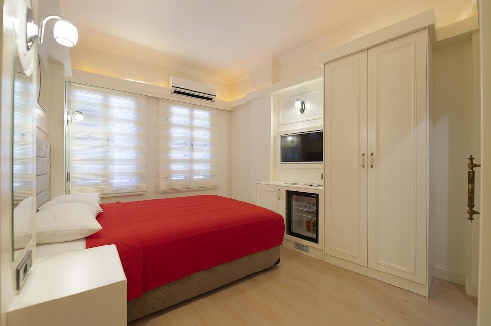 Castle Old Town Standard Double Room 6