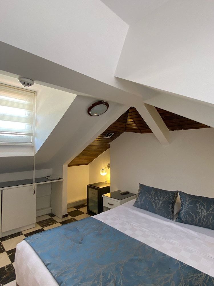 Castle Old Town Standard Double Room 5