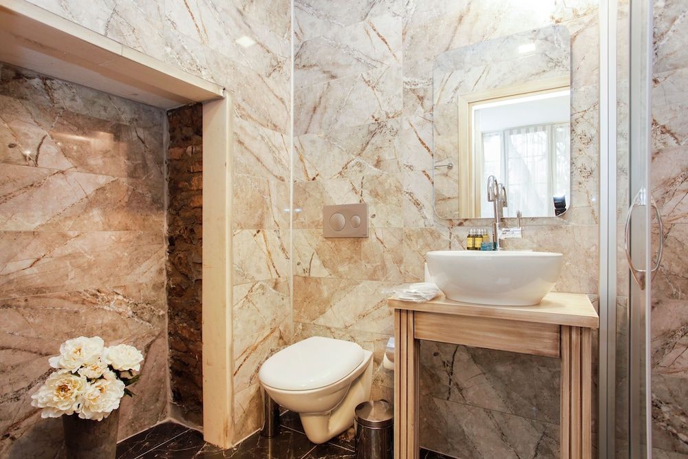 The Loft Istanbul Suite with Patio 6