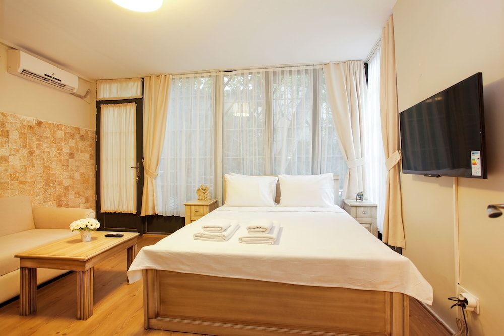 The Loft Istanbul Suite with Patio 3