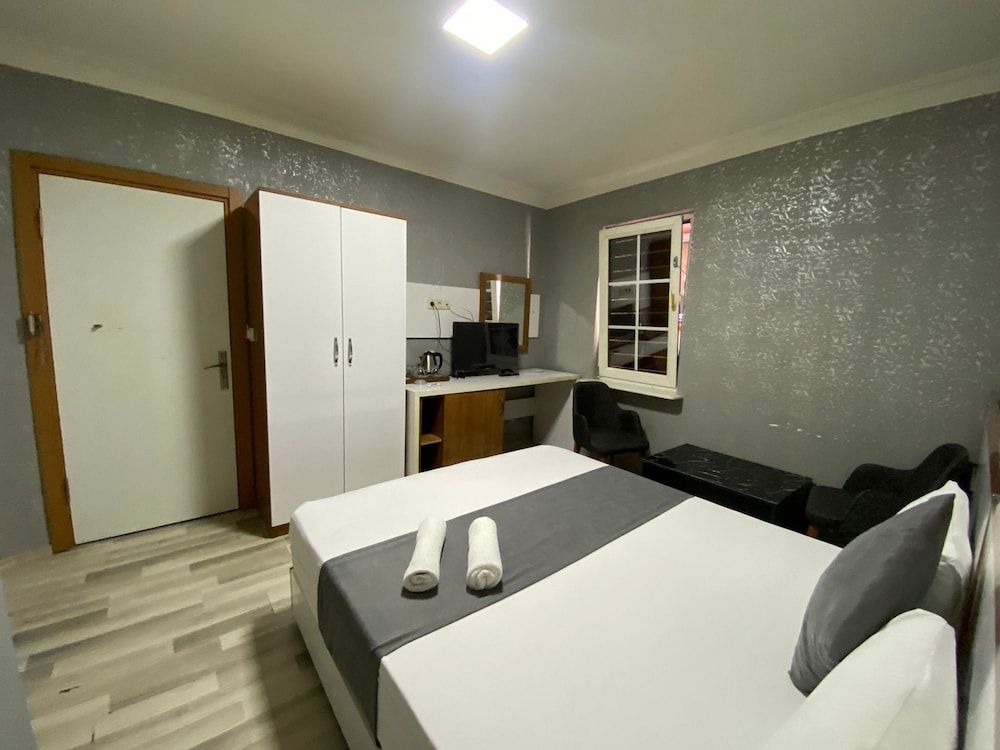 Airport Best Hotel Deluxe Studio Suite 11