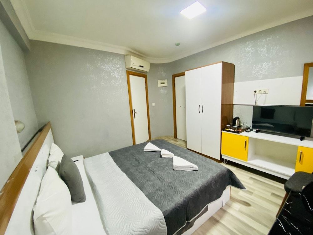 Airport Best Hotel Deluxe Studio Suite 18
