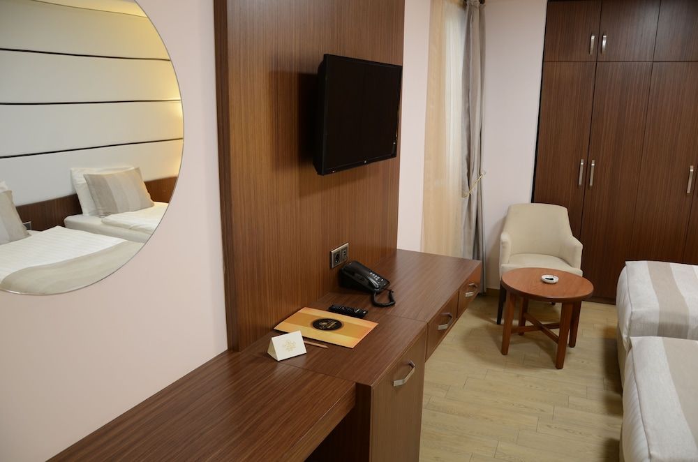 Safa Royal Museum Hotel Standard Triple Room 9