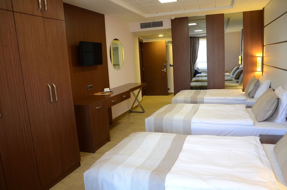 Safa Royal Museum Hotel Standard Triple Room 2