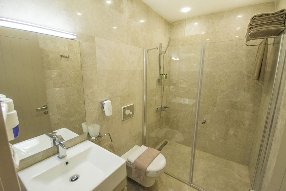 Eng Group Hotels Standard Room 6