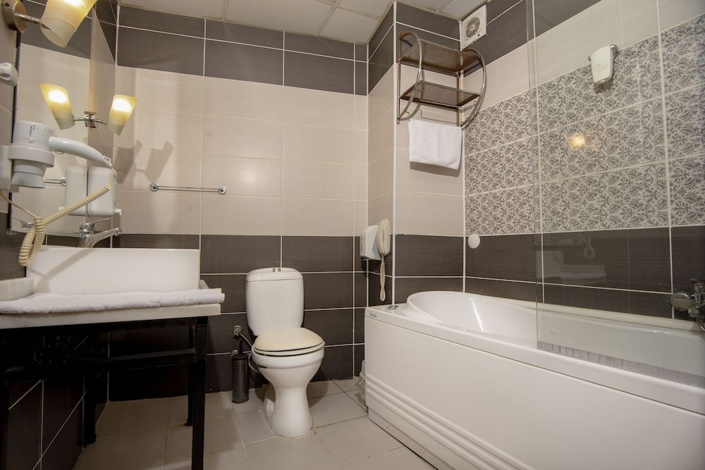 SRF Hotel Standard Twin Room 7