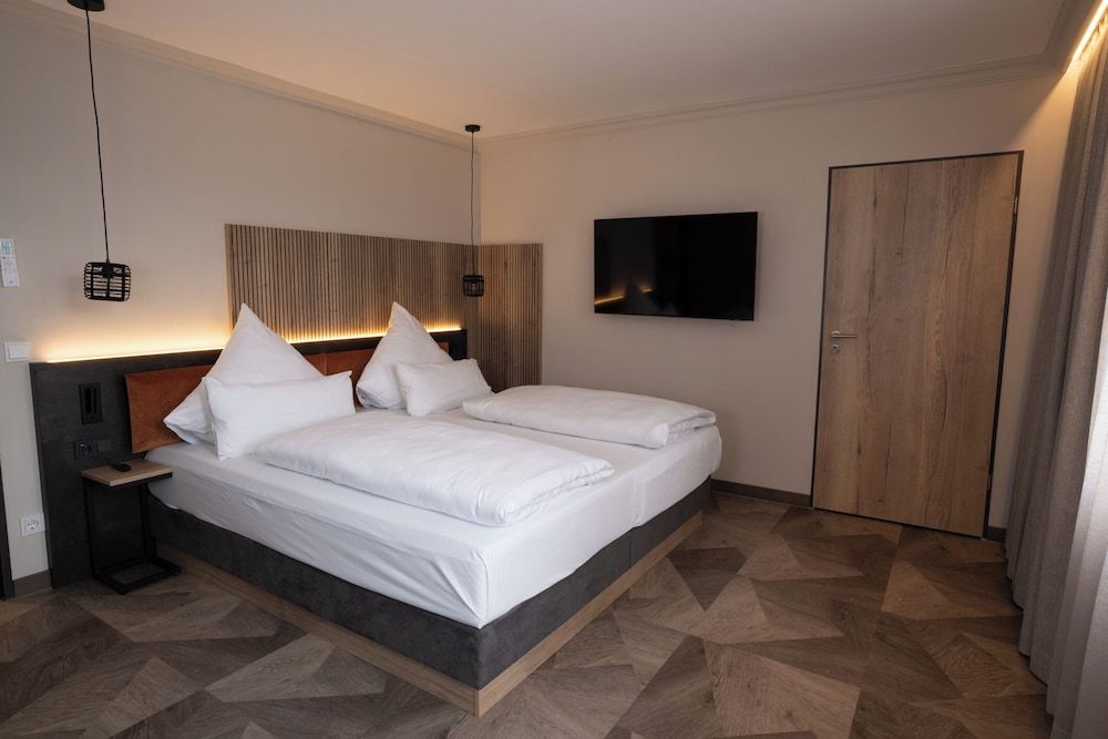 Olymp Munich Family Double Room 3