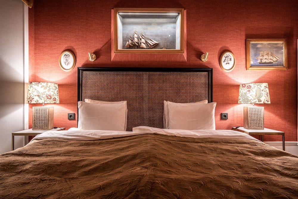 undefined Victory Hotel 3