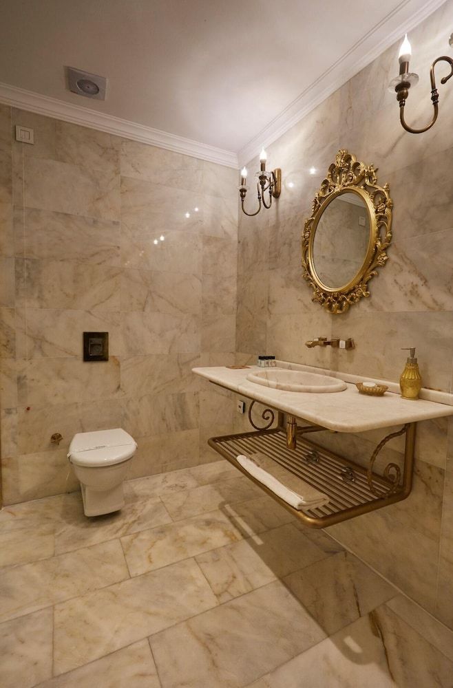 Vinifera Ephesus Hotel Deluxe Suite, Jetted Tub 4