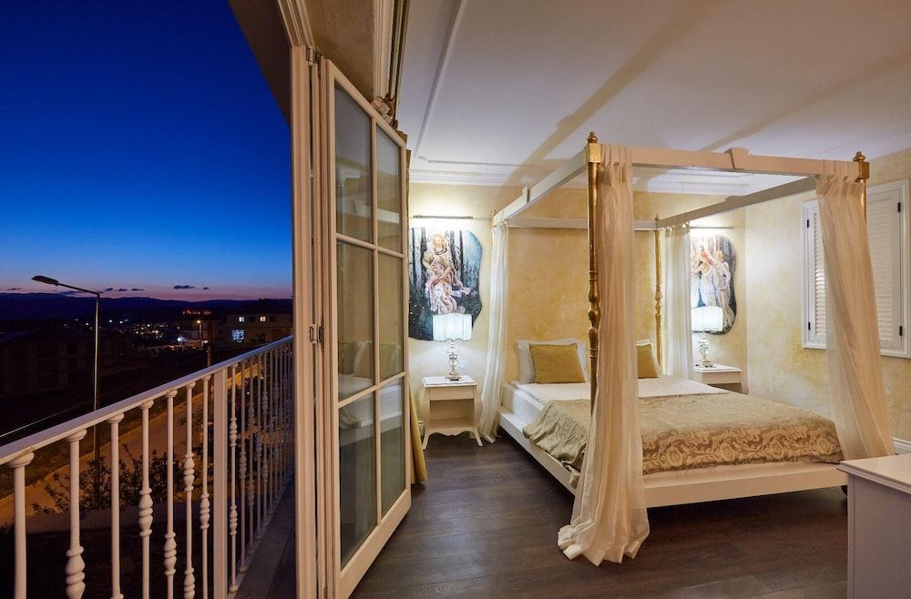 Vinifera Ephesus Hotel Deluxe Suite, Jetted Tub 2