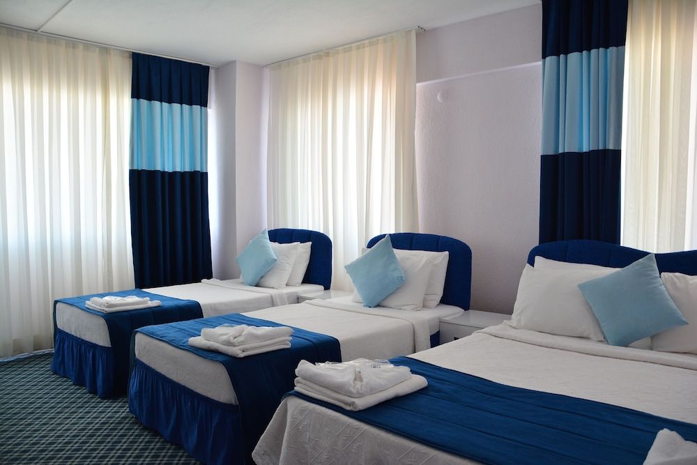 Gumuldur Mavi Deniz Otel Triple Room 3