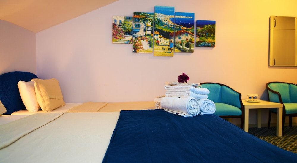 Gumuldur Mavi Deniz Otel Triple Room 4