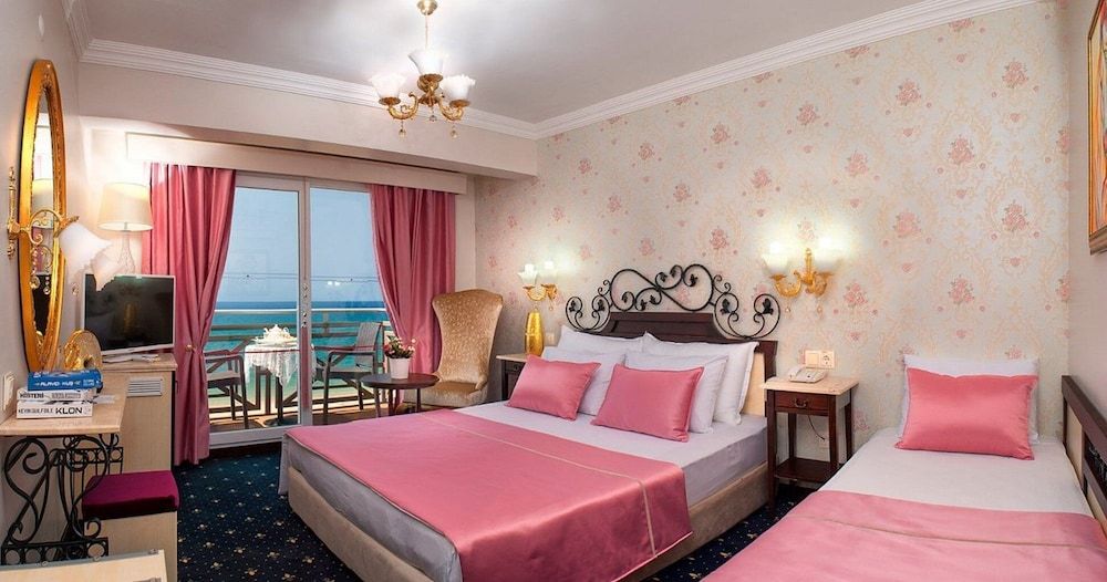 Gumuldur Mavi Deniz Otel Triple Room 5
