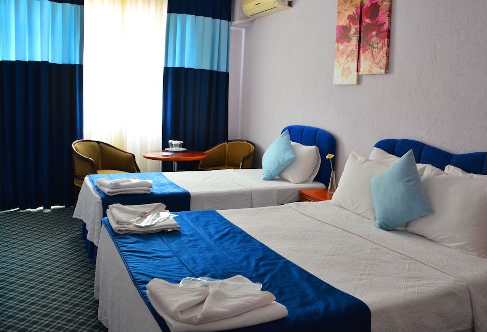 Gumuldur Mavi Deniz Otel Triple Room 2