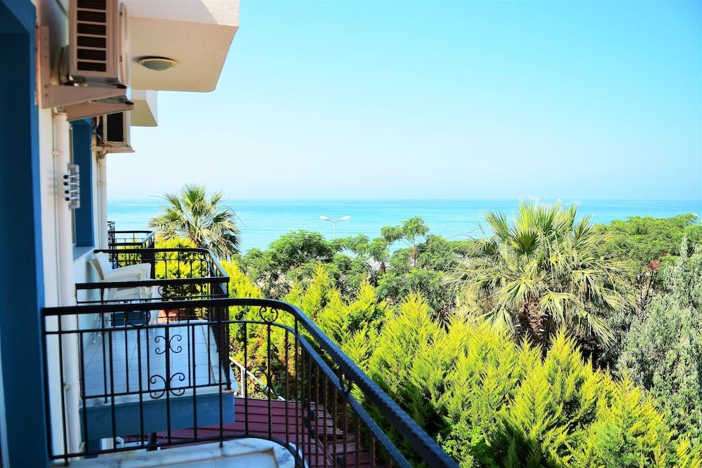 Gumuldur Mavi Deniz Otel Triple Room 9