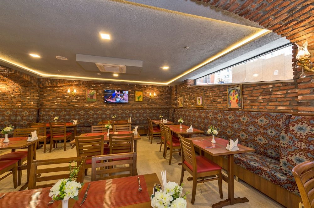 undefined Aprilis Gold Hotel - Special Class 8