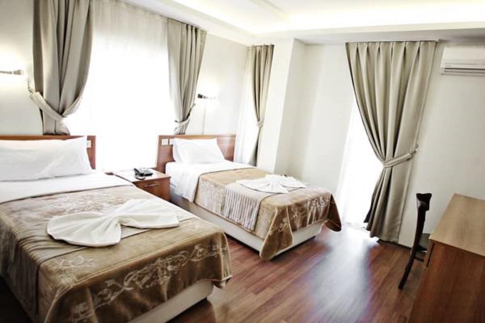 Taksim Palace Hotel Economy Double Room