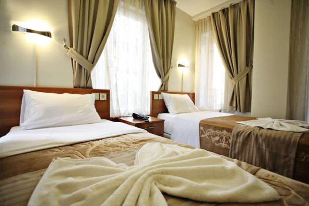 Taksim Palace Hotel Economy Double Room 6
