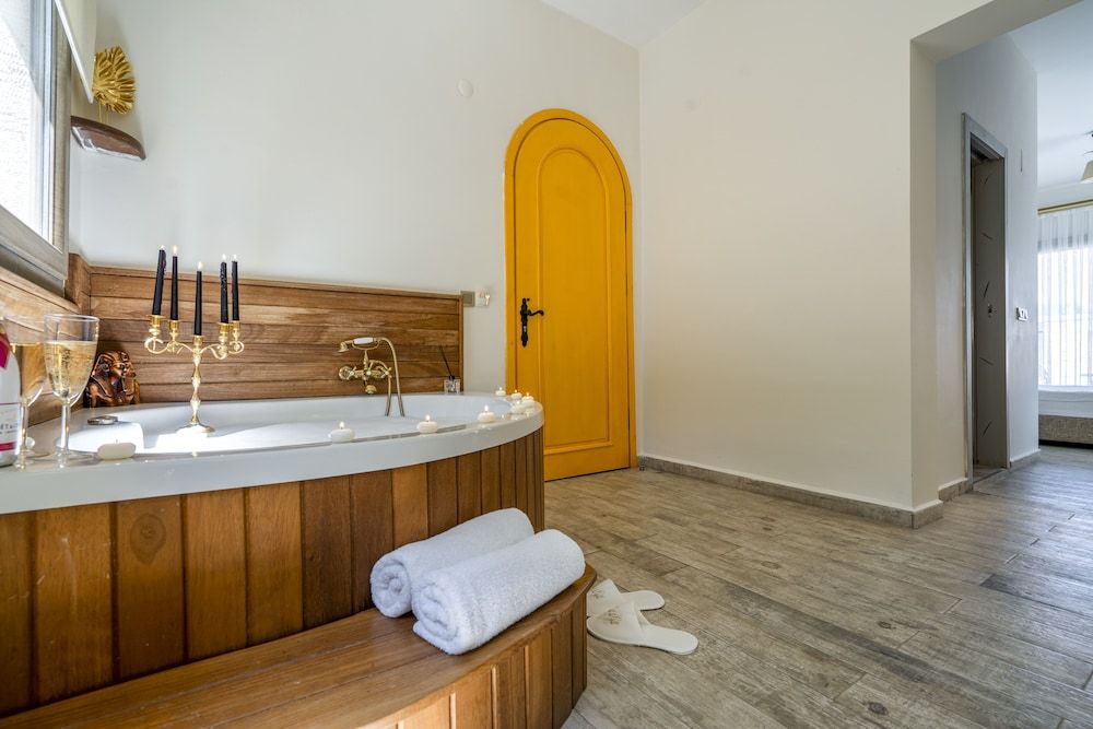 Jetted Tub