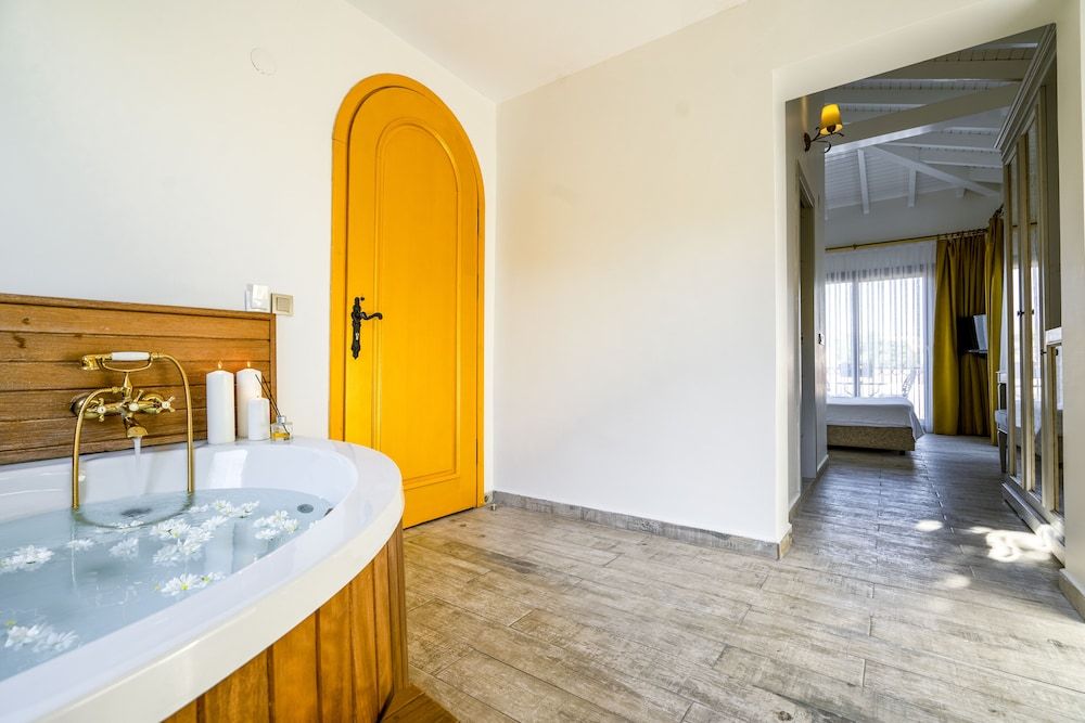 Jetted Tub