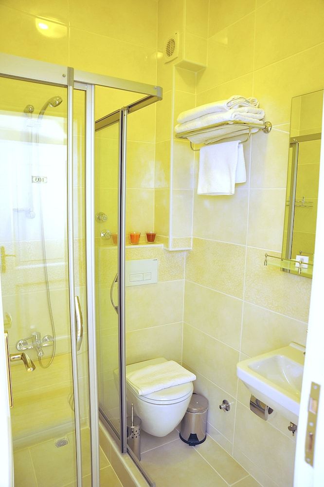 Dualis Hotel Double or Twin Room 6