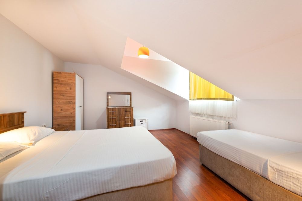 undefined Dualis Hotel 4