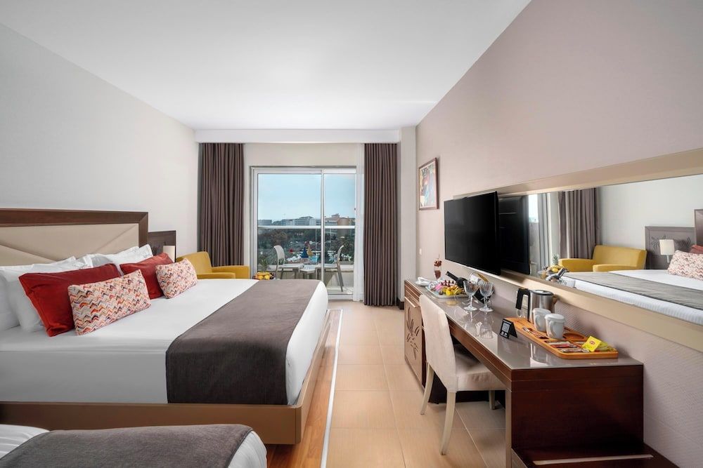 Standard Double Room (Land View)
