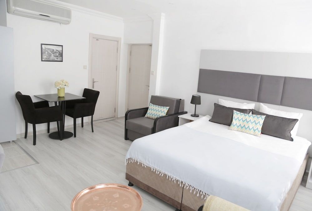 undefined Bayer Hotel 2