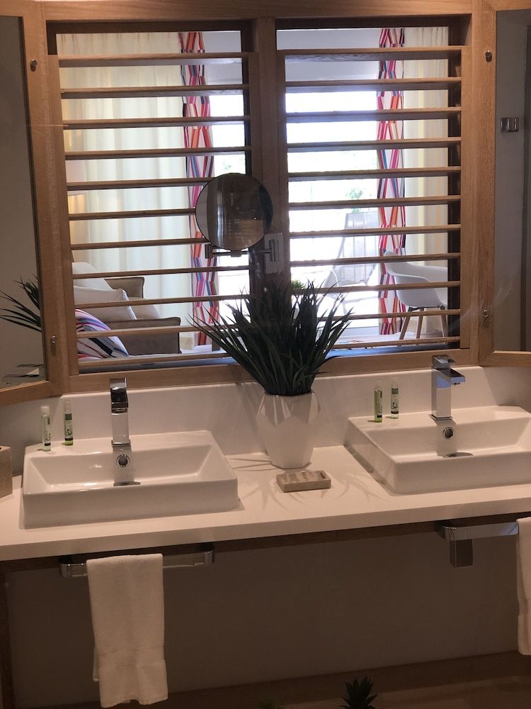 La Playa Orient Bay Junior Suite kitchen Premium Ocean 8