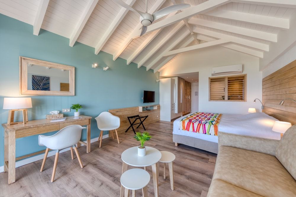 La Playa Orient Bay Deluxe Suite, 1 King Bed with Sofa bed, Ocean View 4