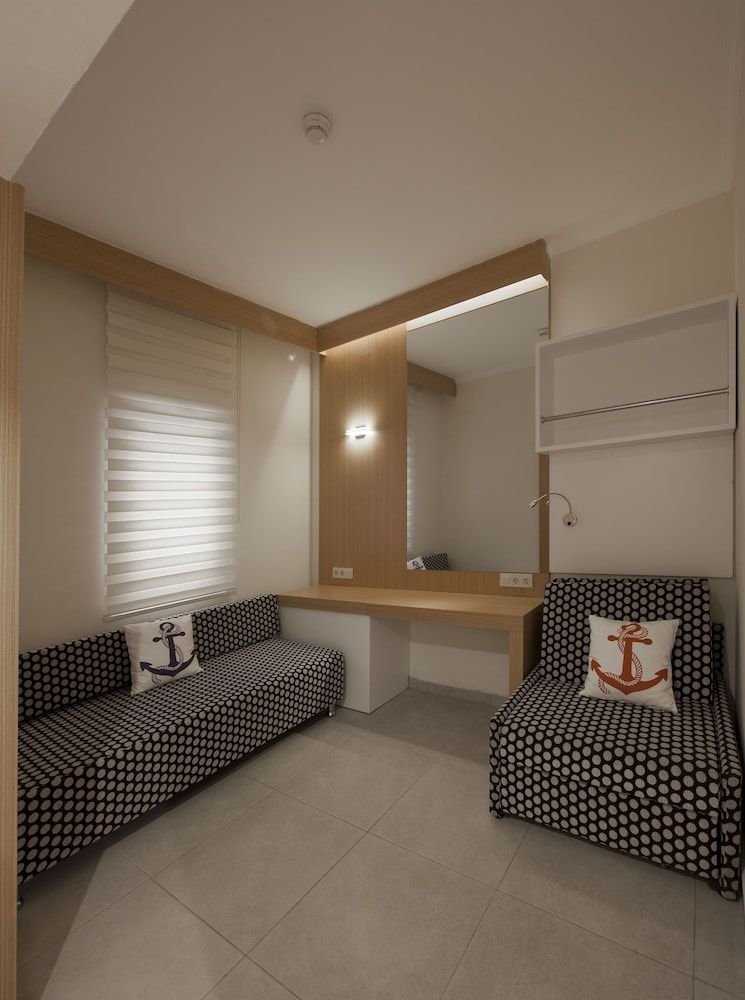 undefined AQI Pegasos World 7