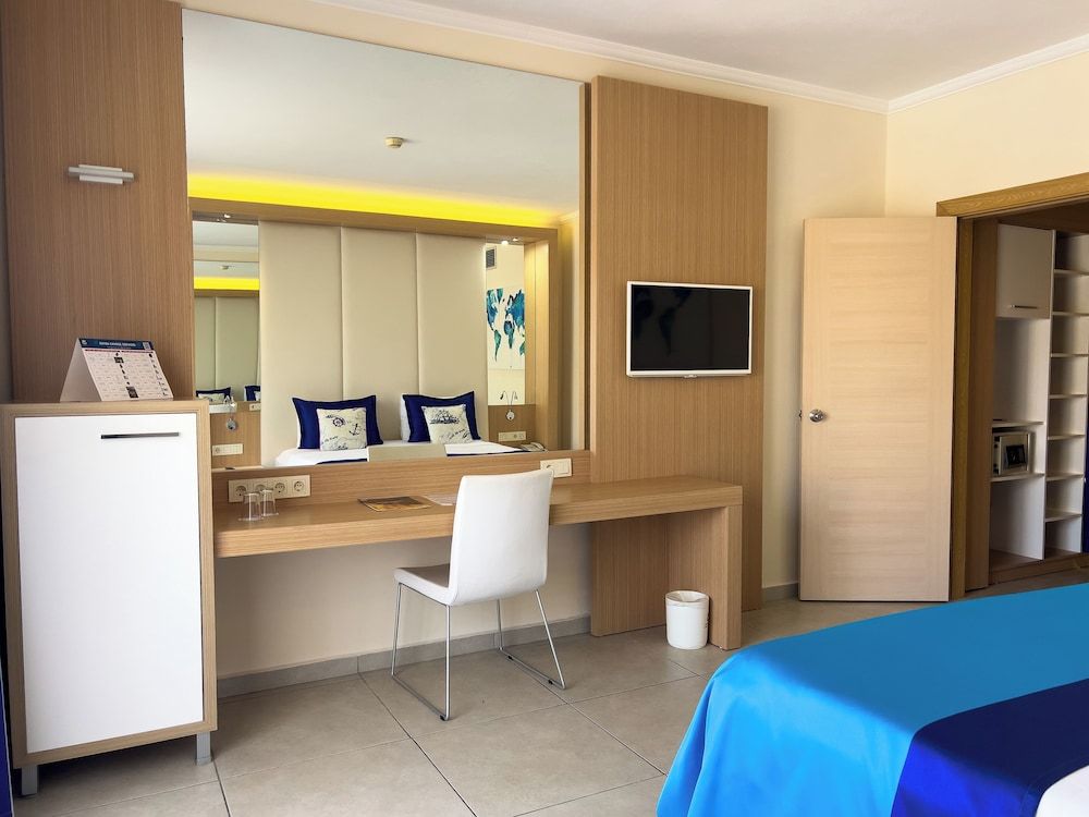 undefined AQI Pegasos World 6