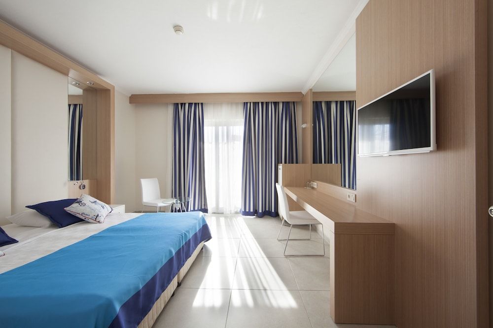 AQI Pegasos World Double Room, Balcony (Partial Sea View,DBM)