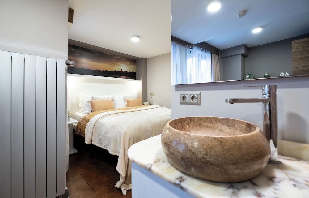 The Pera Hotel Superior Room 3