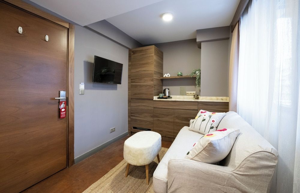 The Pera Hotel Superior Room 7