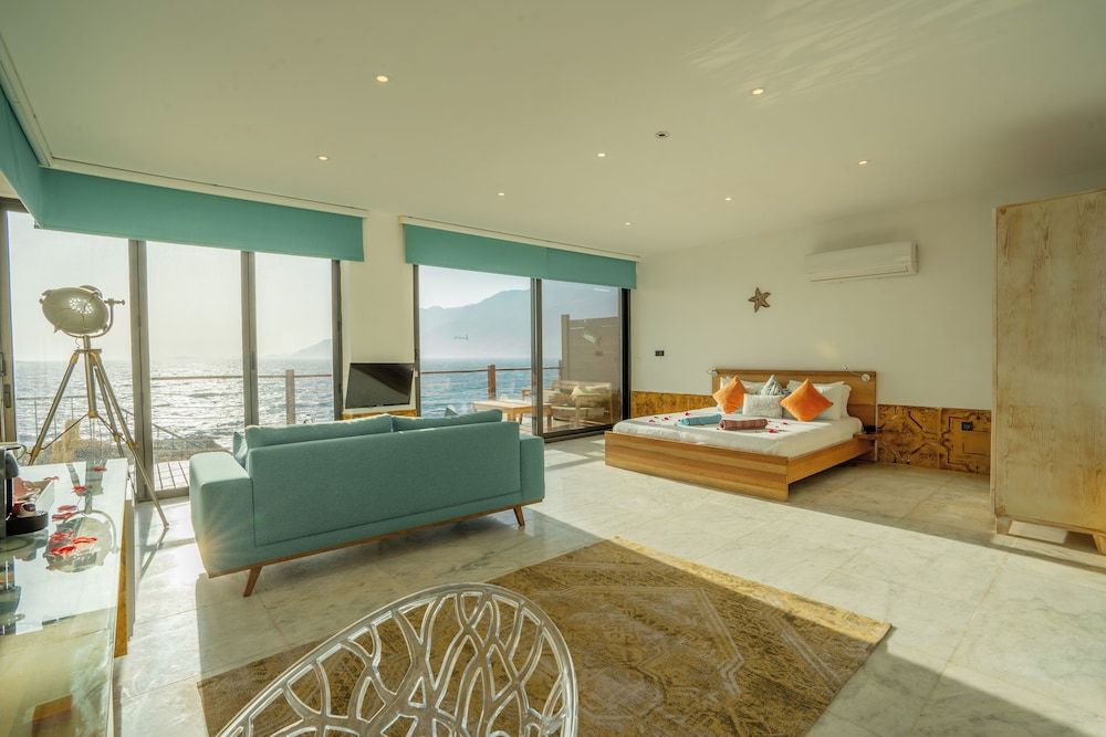 Honeymoon Room, Jetted Tub, Beachfront