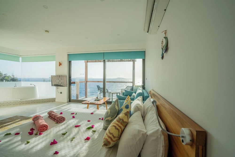 Luxury Room, Jetted Tub, Sea View
