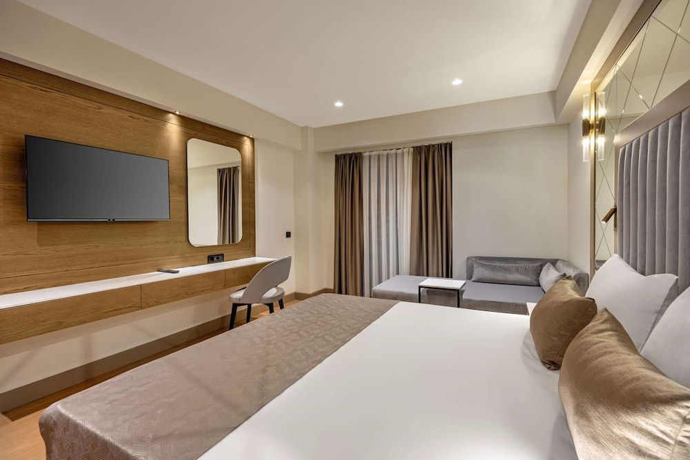 DOBEDAN BEACH RESORT COMFORT Standard Room, Sea View 4