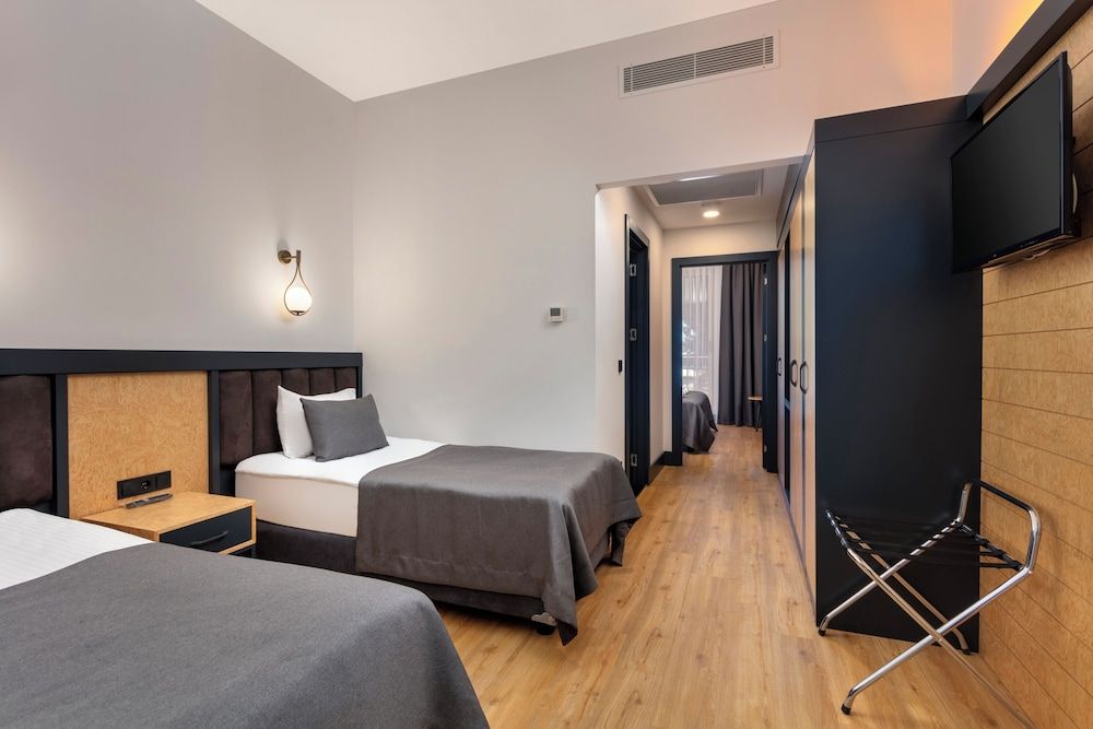 undefined DOBEDAN BEACH RESORT COMFORT 8