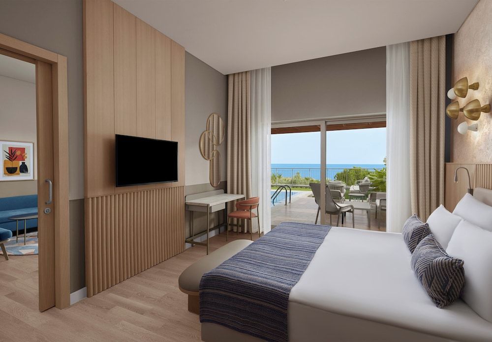 ADULT SUITE WITH PRIVATE POOL
