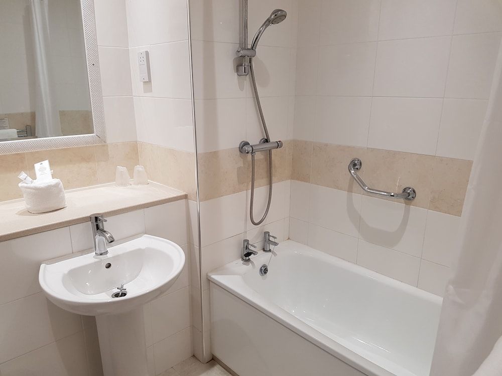 Buckatree Hall Hotel Superior Double Room 3