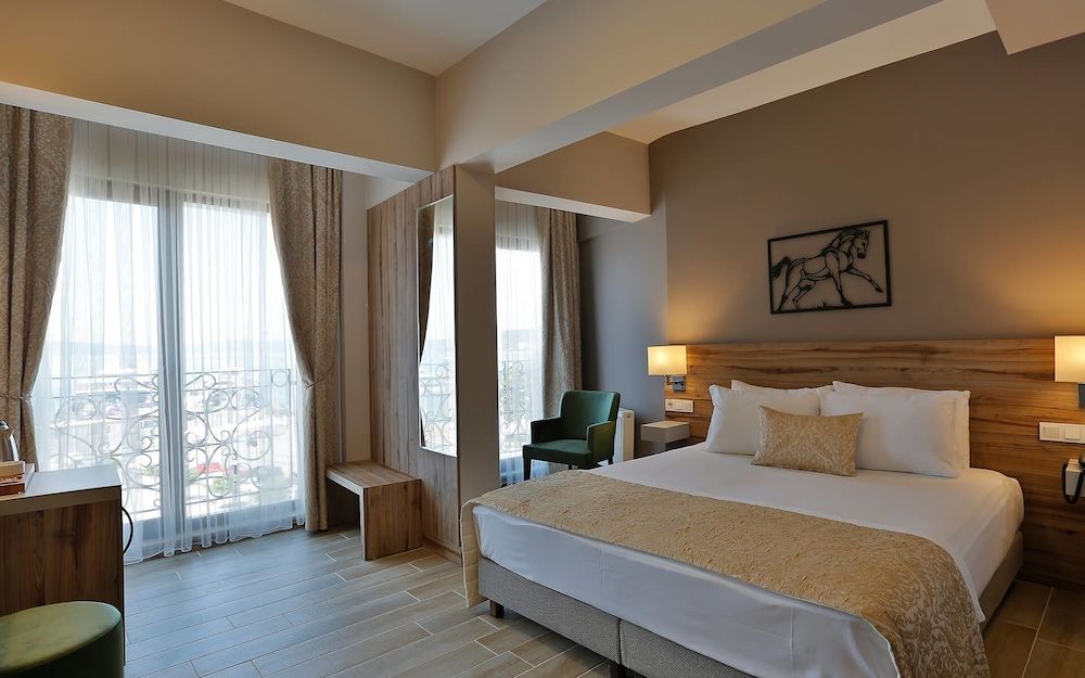 Kule Hotel Standard Room, Sea View 8