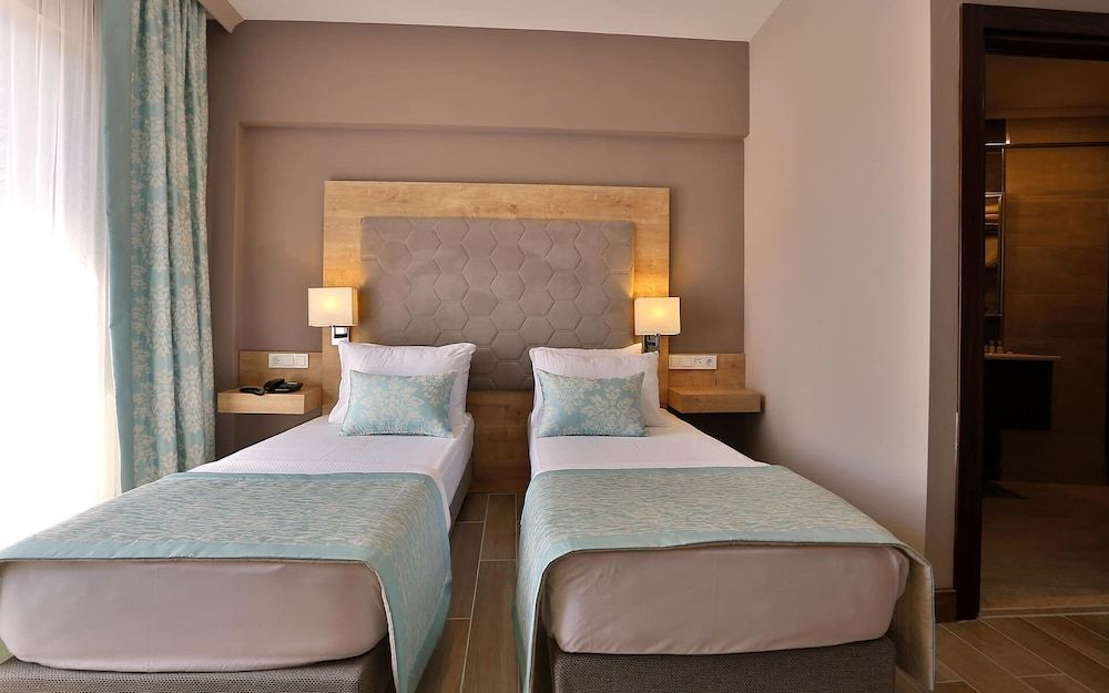 Kule Hotel Standard Room 7