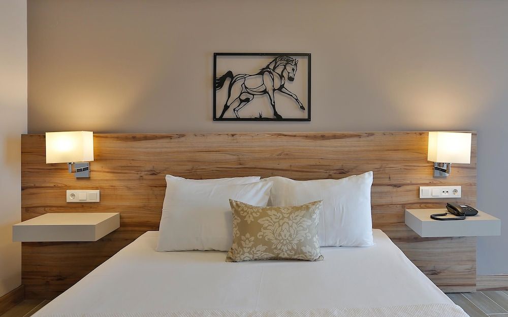 Kule Hotel Standard Room, Sea View 9