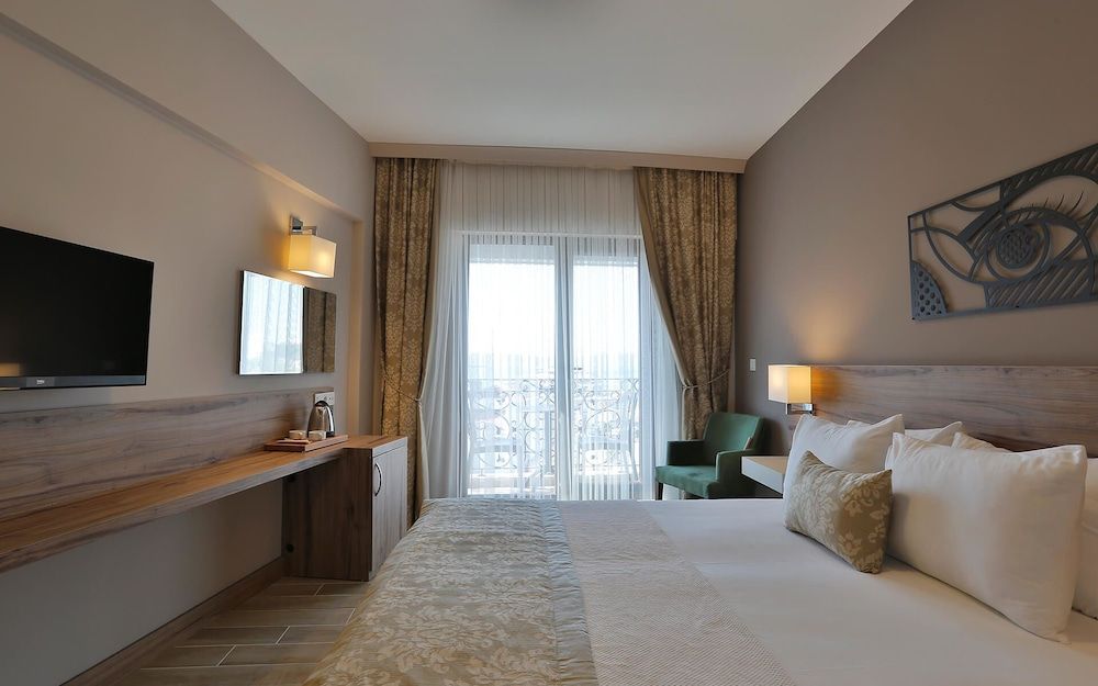 Kule Hotel Standard Room, Sea View 3