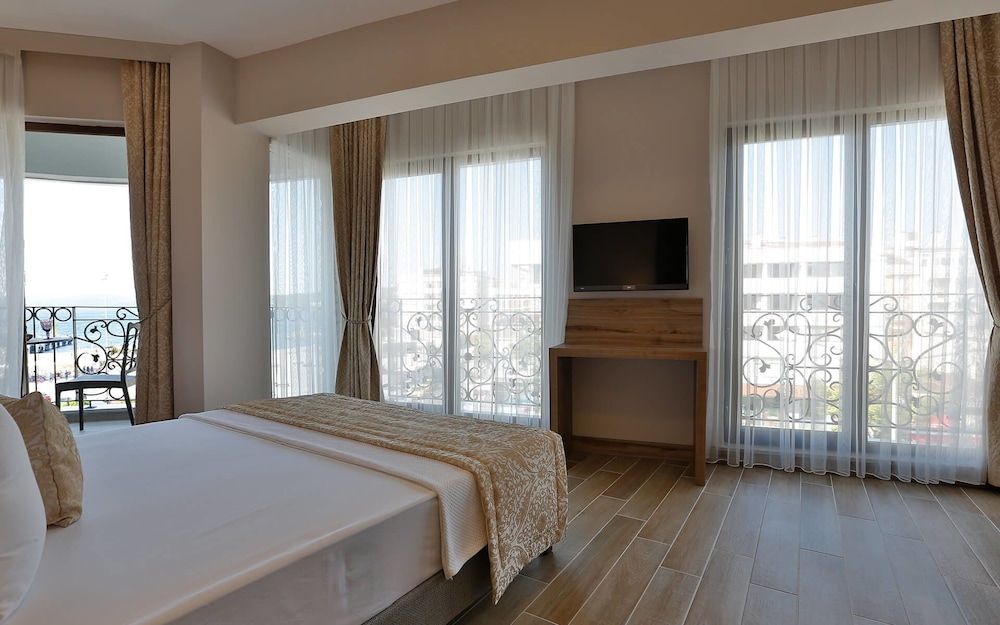 Kule Hotel Deluxe Room, Balcony, Sea View 2