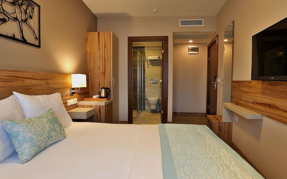 Kule Hotel Standard Room 4