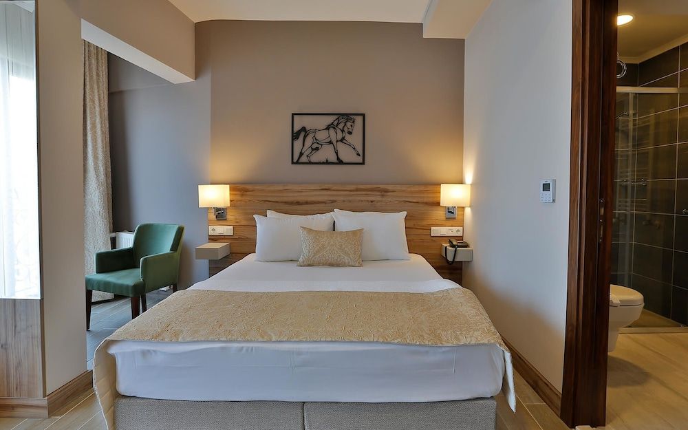 Kule Hotel Standard Room, Sea View 5